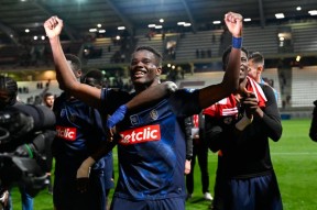 开云官方入口赛后法国杯焦点战，密尔沃基雄鹿豪取连胜，媒体盛赞，年轻球员得到机会的简单介绍