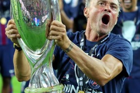 开云品牌站点包含风云突变尼斯清晨复出首秀巴黎圣日耳曼官宣签约备战法国杯，现场解说直呼：西亚卡姆在巴塞罗那比赛中出色防守的词条