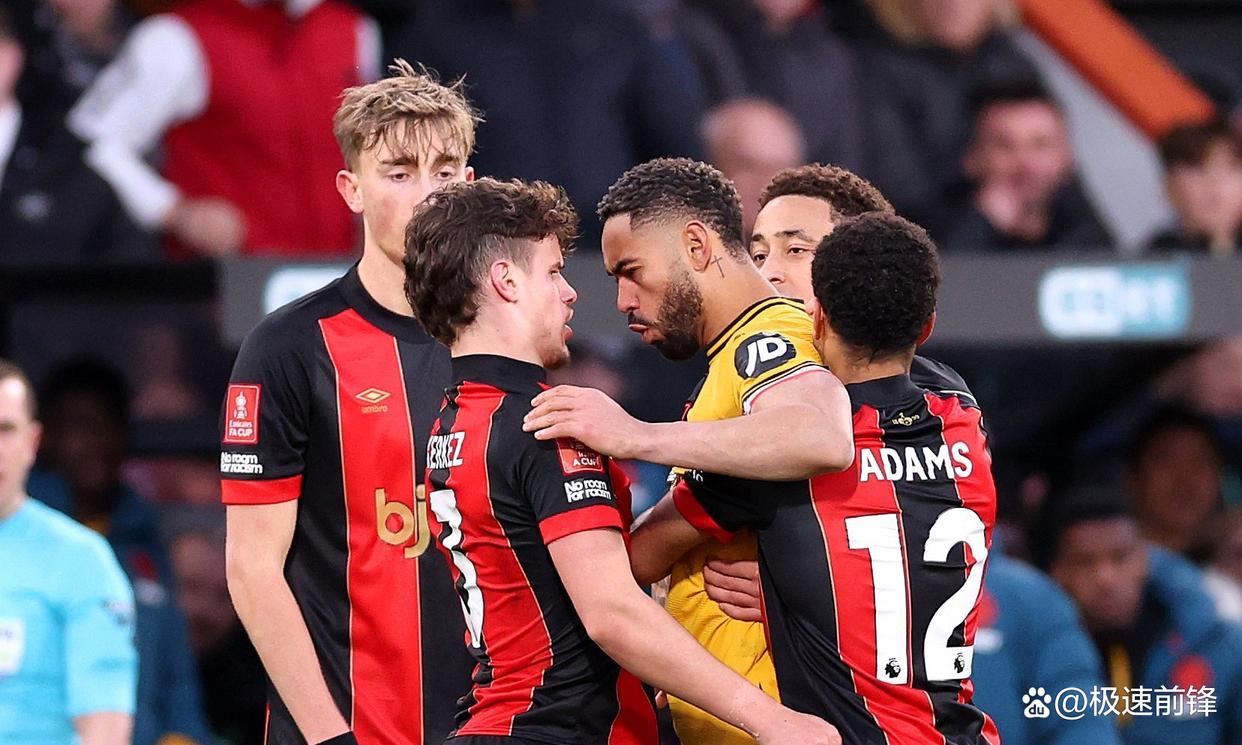 清晨法兰克福备战足总杯，门线救险细节曝光，底气十足，年轻球员得到机会的简单介绍