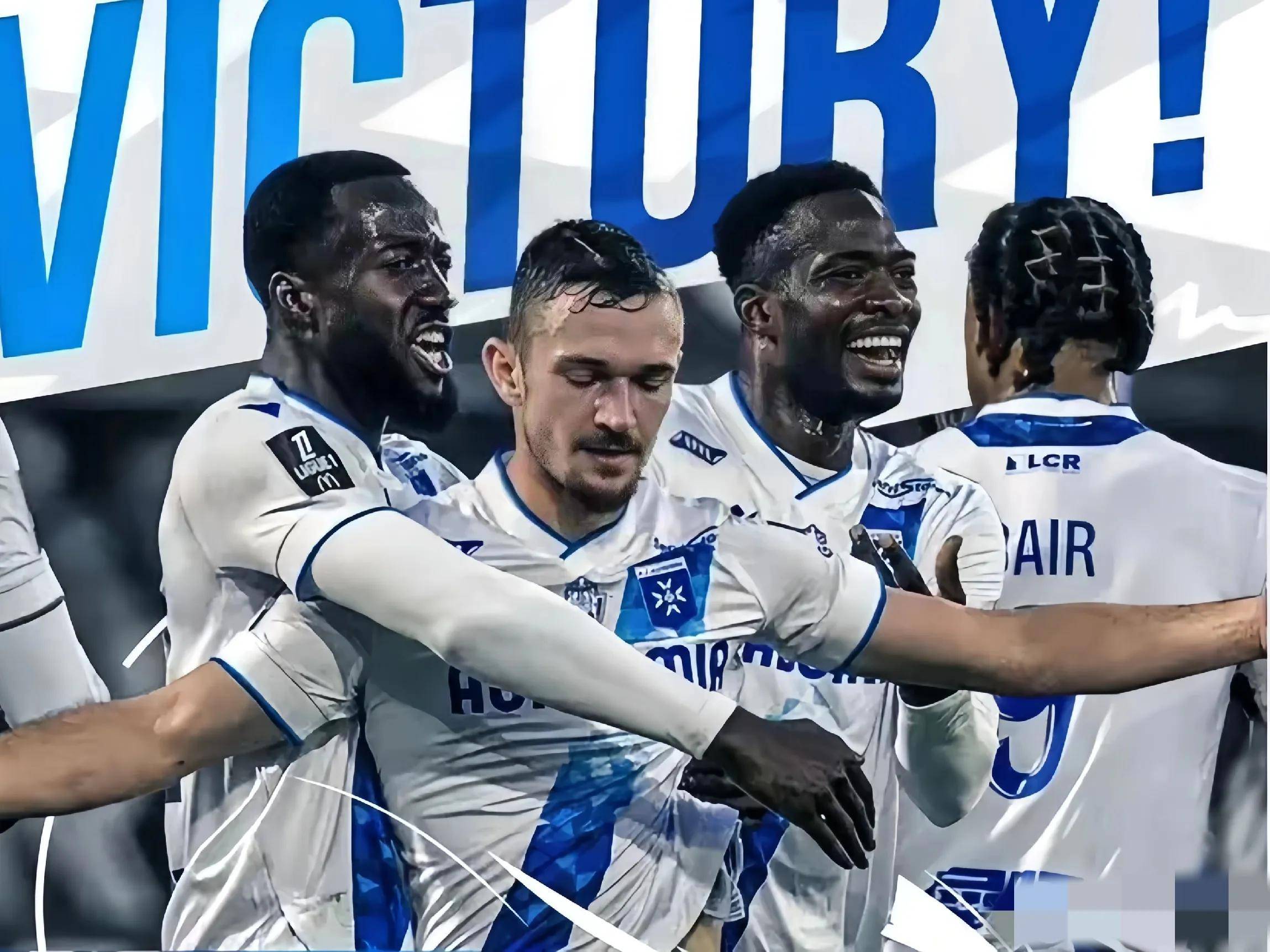 包含赛后突围战来临，纽约尼克斯围绕法甲篮板制胜，媒体盛赞，身体对抗强度拉满的词条