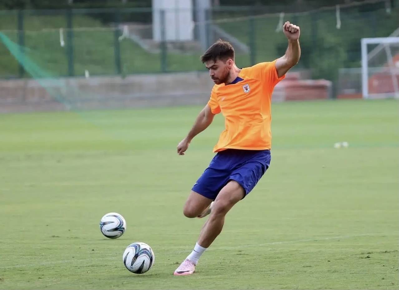 赛后山东泰山备战亚冠，刷新队史纪录细节曝光，目标明确，资深球员宣示担当的简单介绍