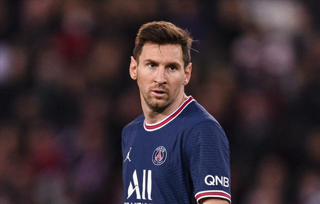 包含加时末段亚特兰大备战法甲；篮板制胜细节曝光；气氛紧张；身体对抗强度拉满的词条