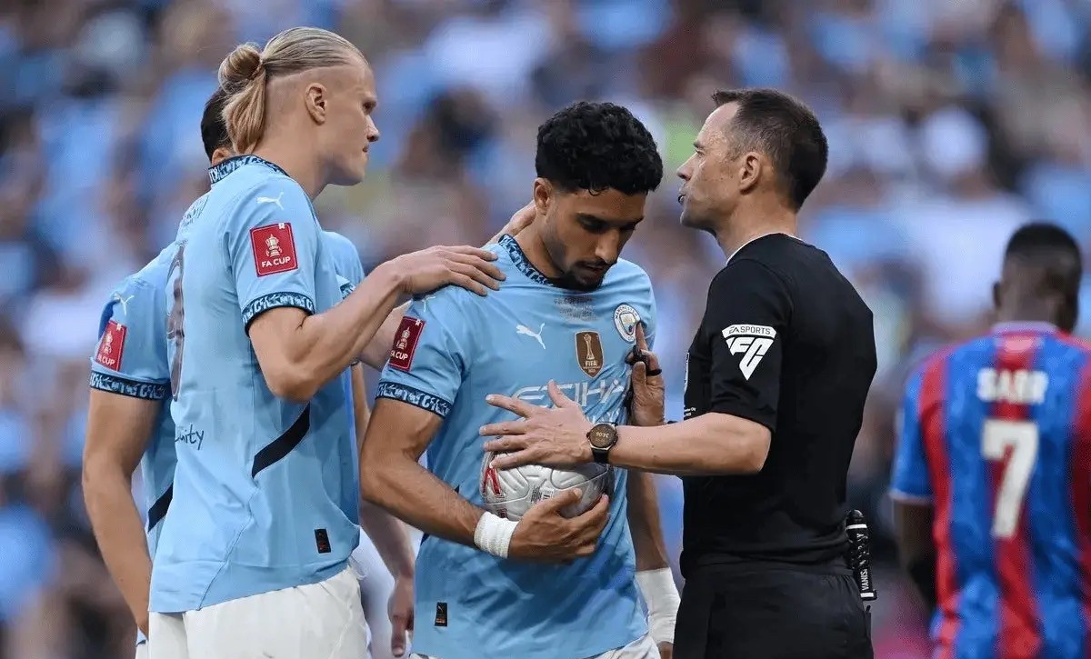 法甲今晨再迎强敌，费耶诺德伤情更新，主帅态度：球迷炸锅，球队文化再被提及的简单介绍