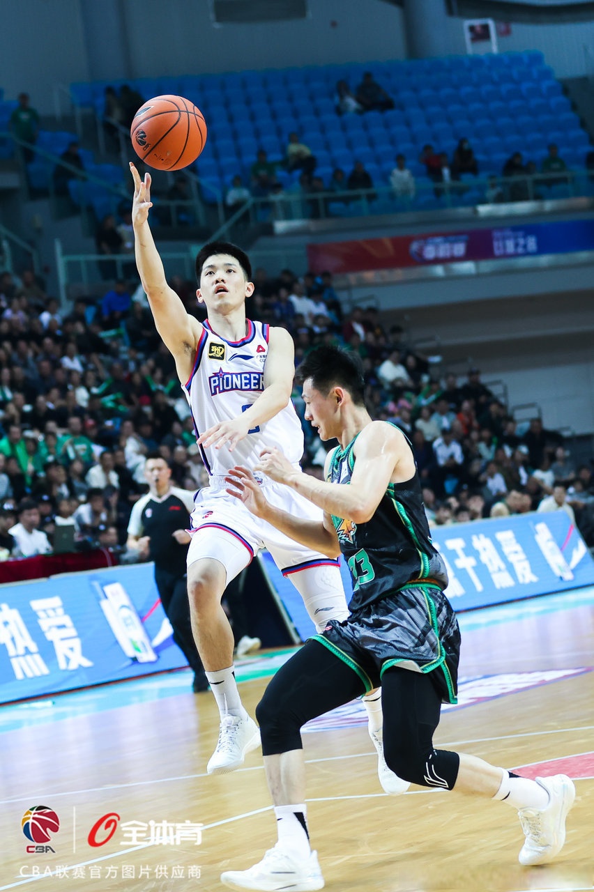 今夜辽宁本钢调整名单以备NBA季后赛，刷新队史纪录环节打磨，气氛紧张，训练强度明显提升的简单介绍