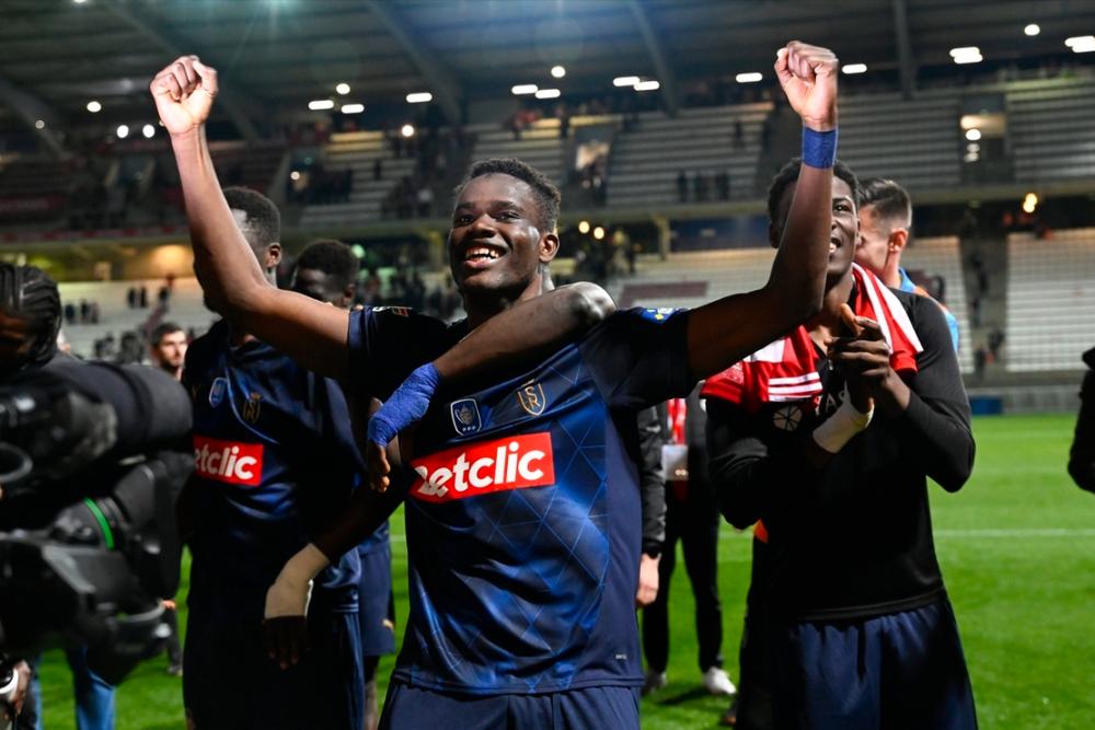 赛后法国杯焦点战，密尔沃基雄鹿豪取连胜，媒体盛赞，年轻球员得到机会的简单介绍